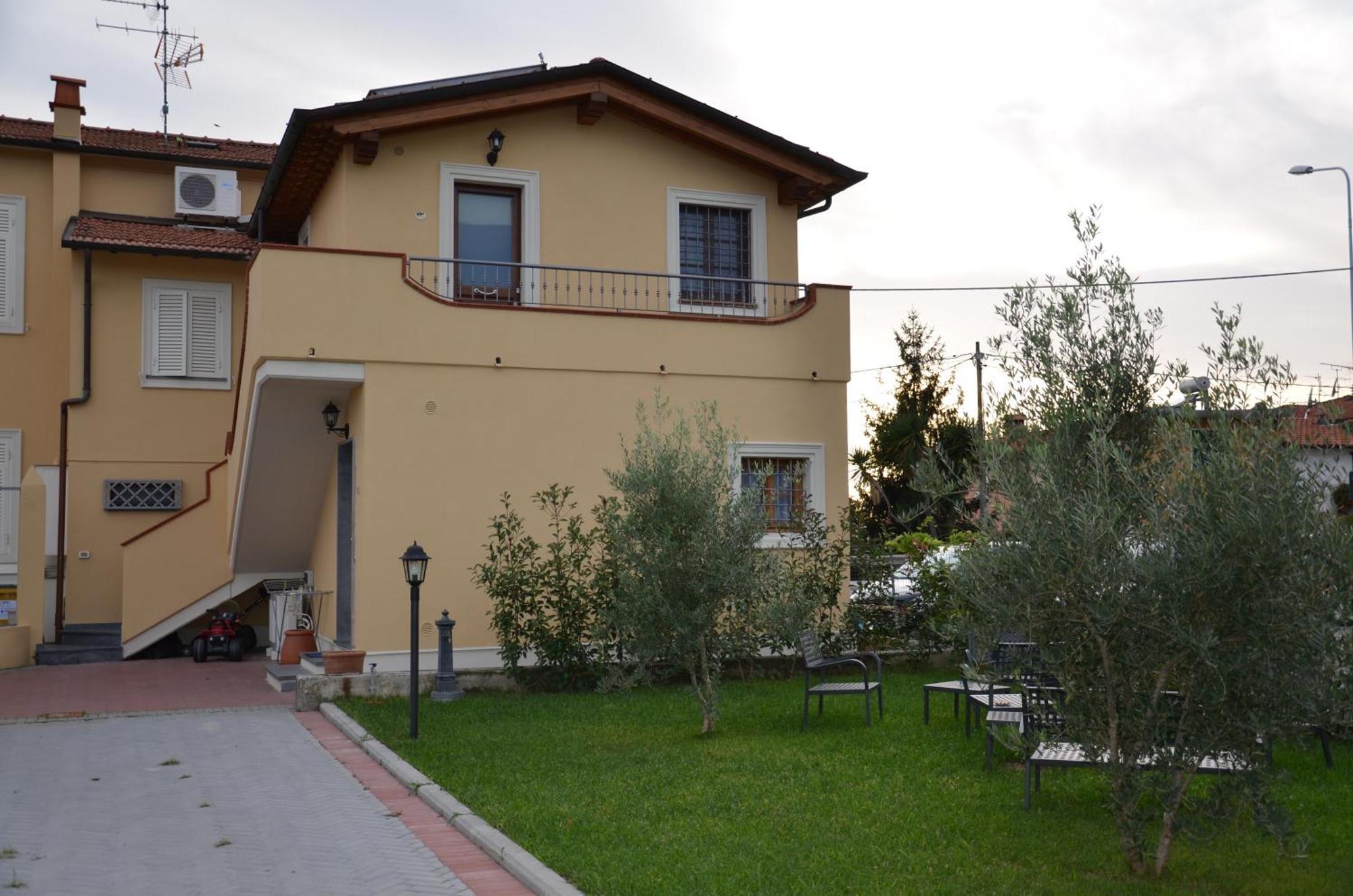 B & B Da Ferro Massarosa Buitenkant foto