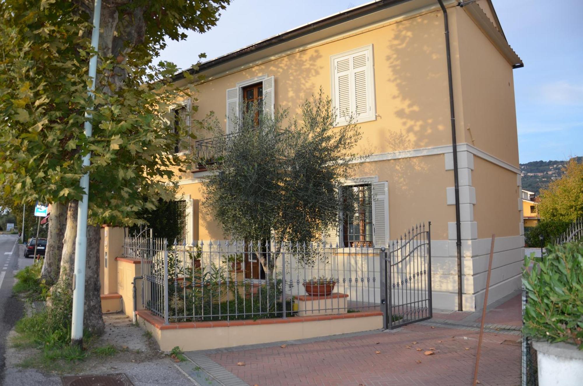 B & B Da Ferro Massarosa Buitenkant foto