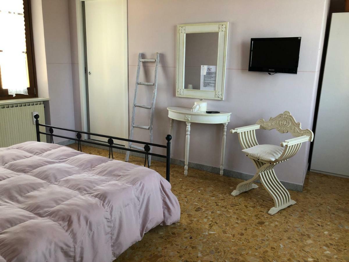 B & B Da Ferro Massarosa Buitenkant foto